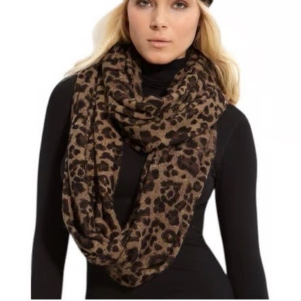 MICHAEL KORS Women’s Leopard Print infinity Scary winter wide scarf